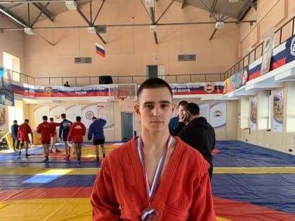 Студент СГЭУ занял 2 место на областной Универсиаде по самбо!