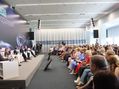 Дмитрий Азаров принял участие в медиафоруме «Власть. Медиа. Доверие» в Самаре