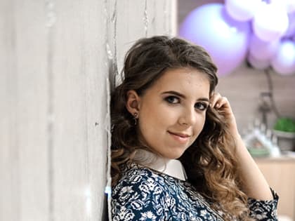 ИХ УДЕЛ — УЧИТЬСЯ И УЧИТЬ