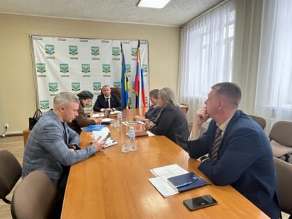 Сегодня глава района Дмитрий Леонидович Вавилов провёл приём граждан по личным вопросам