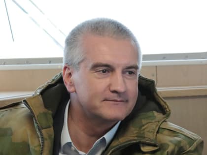 Аксенов сообщил об остановке автомобильного движения на Крымском мосту