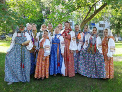 Сызранские «Красны девицы» перепели 24 хора