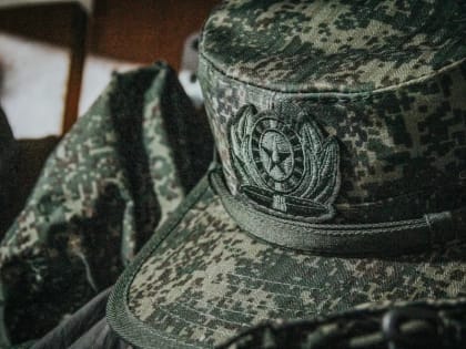 Губернатор Дмитрий Азаров поздравил защитников Отечества в зоне СВО