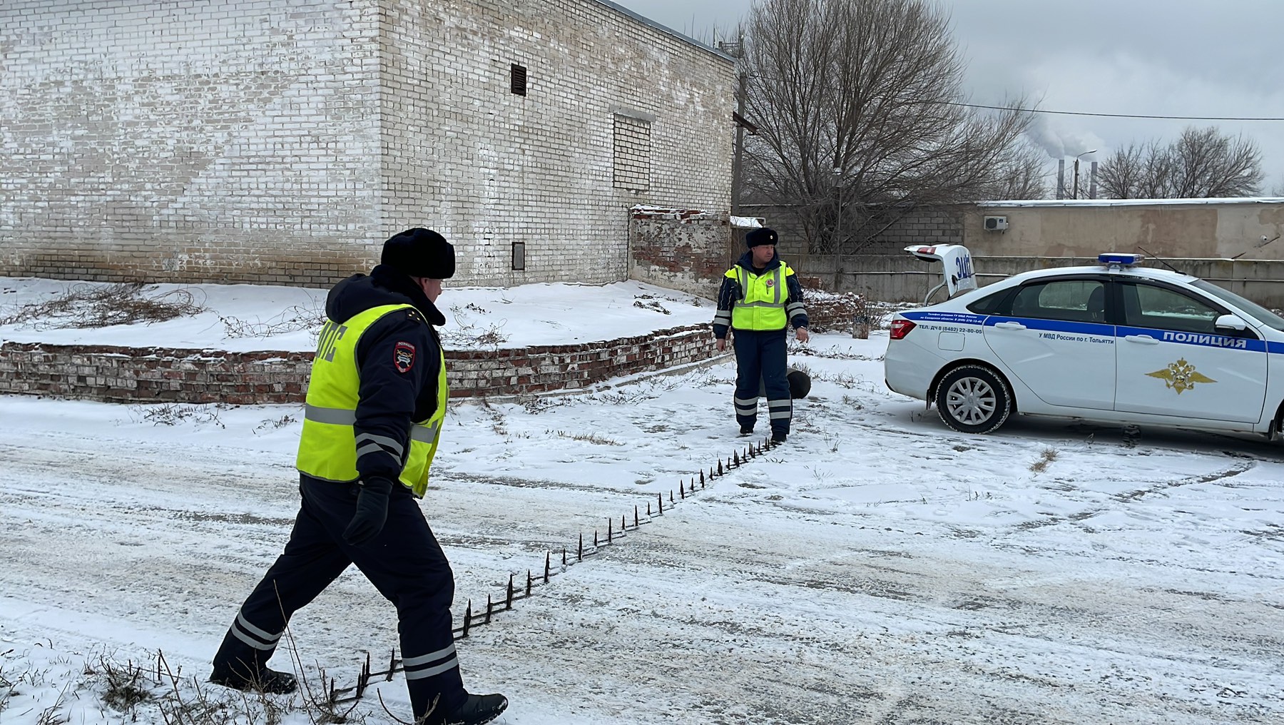 Телеграмм группа дпс. ДПС Тольятти. Машина ГИБДД. Тольятти инспектор ГИБДД. Специальное средство принудительной остановки автомобиля.