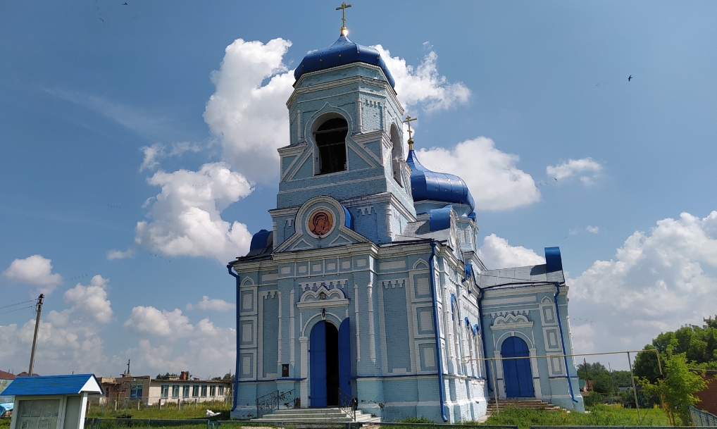 Село калиновка. Калиновка Самарская область Красноярский район храм. Село Калиновка Самарская область храм. Сусанино храм Казанской Божьей матери. Казанская Церковь в селе Октябрьское.