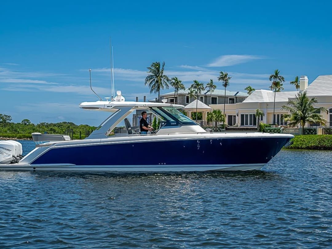 2021 Tiara Yachts 38 LS