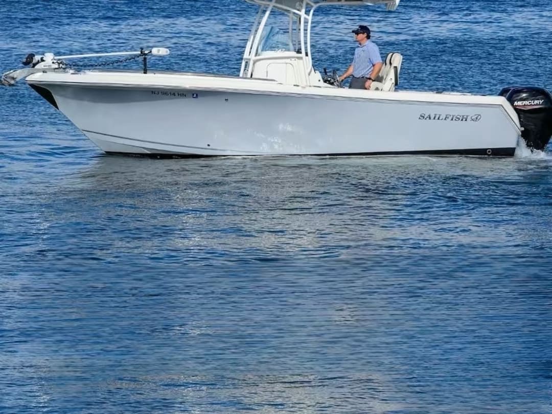 2022 Sailfish 242 CC