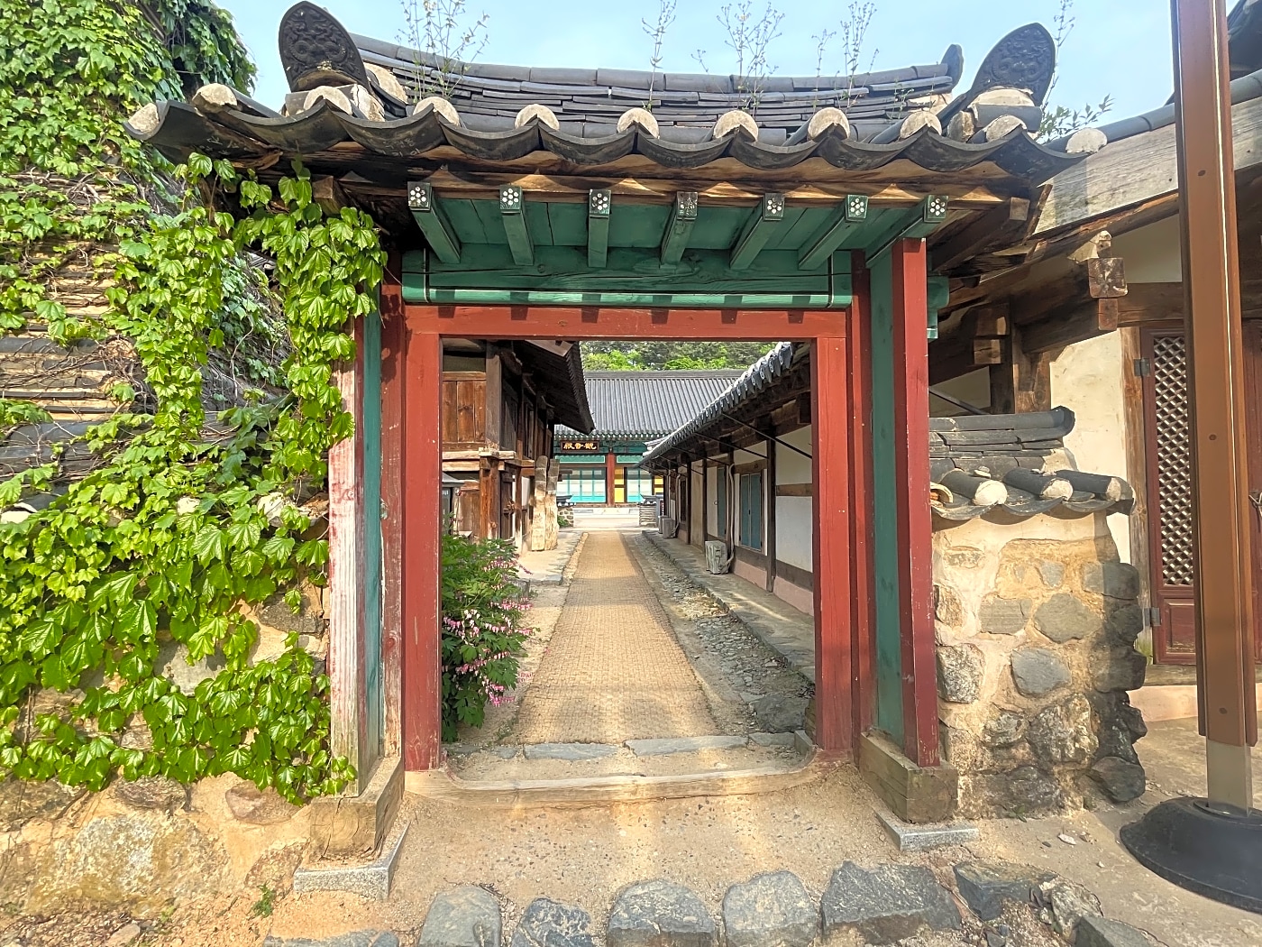 Meet at temple doors for morning walk