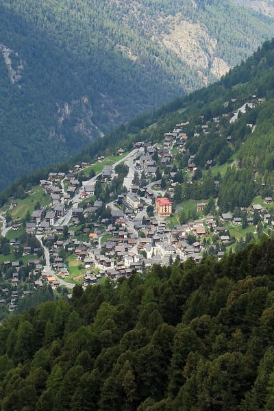 Listing photo 2