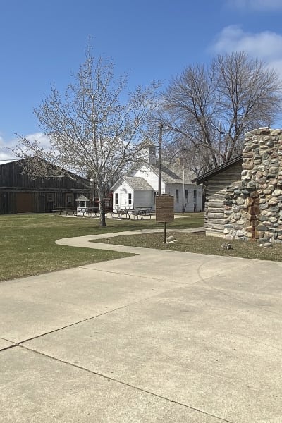 Listing photo 1
