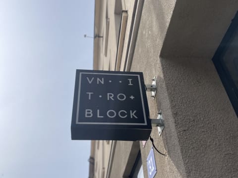 Vnitroblock cafe Prague