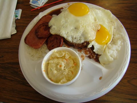 Loco moco at Café 100
