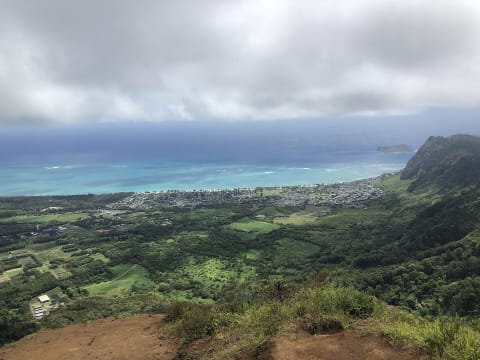 Kuliʻouʻou Ridge hike