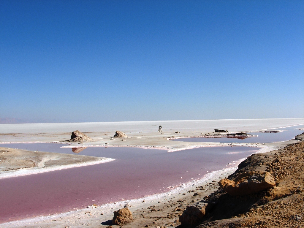 The Desert Trek: From Tozeur to Chott el Jerid