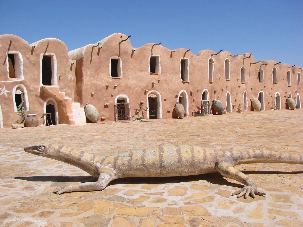 Ksar Ouled Soltane & Tataouine Trek