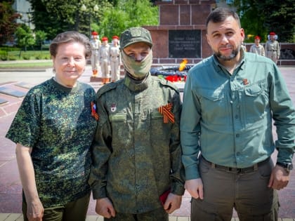 Поздравление губернатора Ханты-Мансийского автономного округа - Югры Н.В.Комаровой и главы Донецкой народной республики Д.В. Пушилина с Днем победы