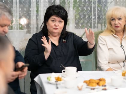 Встреча депутатов с общественными лидерами в уютной атмосфере