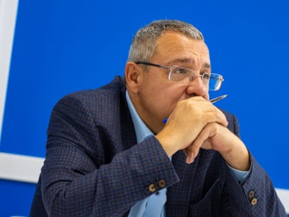 Депутат Югры встретился с гражданами на приеме