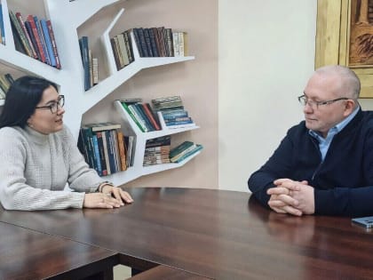Владимир Семенов провел рабочую встречу с молодежным парламентом