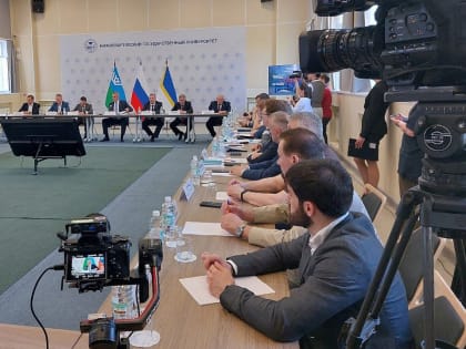 Кухарук в Нижневартовске раскритиковал темпы строительства