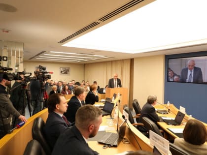 Лариса Белоцерковцева приняла участие в слушании годового отчета главы Сургута о работе администрации муниципалитета за 2023 год