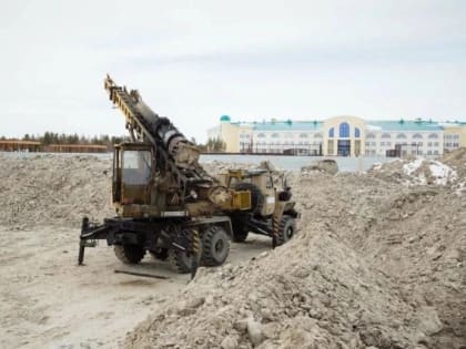 Названы сроки возобновления строительства бассейна в Федоровском
