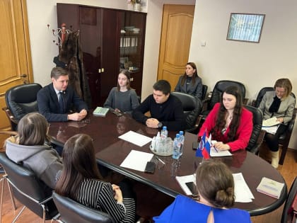 Председатель Молодежного парламента при Думе Югры Кирилл Медведев встретился с молодежью Берёзовского района