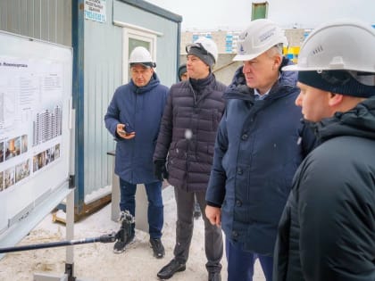 Губернатор Югры проверил ход строительства в Нижневартовске