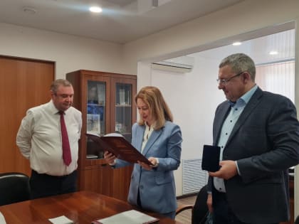 Василий Филипенко встретился с коллективом Ханты-Мансийского клинического кожно-венерологического диспансера