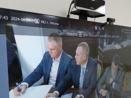 Александр Мещангин обратил внимание Руслана Кухарука на вопрос строительства инвестиционных объектов за счет окружных бюджетных средств