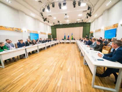 Председатель Молодежного парламента при Думе Югры принял участие с врио Губернатора Югры