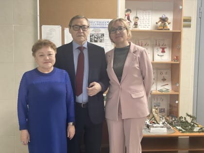 Еремей Айпин встретился с коллективом Института профессионального образования коренных народов Югры