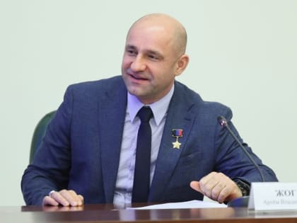 Артём Жога обсудил с главными федеральными инспекторами подготовку к 80-летию Победы