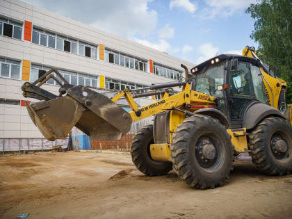 Руслан Заголовацкий проверил капитальный ремонт Куровской школы №1
