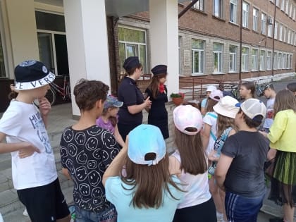 Полицейские провели профилактические беседы для воспитанников детского лагеря