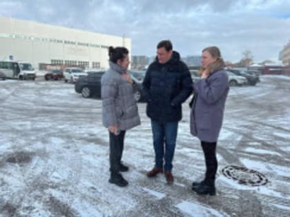 Заместитель главы Лобни проверила качество обслуживания территорий