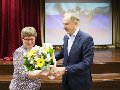 Владимир Ружицкий в честь Дня учителя вручил награды педагогам Люберец