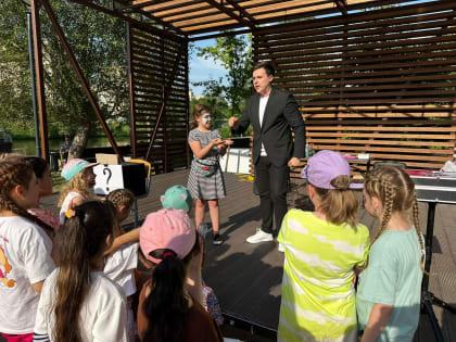 Развлекательная программа «Прыжок в лето» состоялась в поселении Воскресенкое