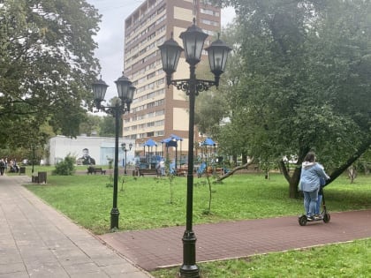 В яблоневом саду Долгопрудного по просьбам жителей отремонтировали дорожки