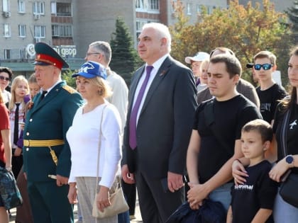 30 сентября в городском округе Дзержинский прошло праздничное мероприятие, посвященное Дню воссоединения новых регионов с Россией