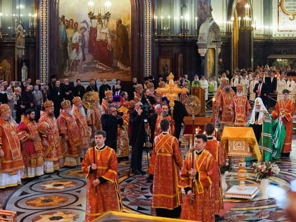 Епископ Феодорит сослужил Святейшему Патриарху за Божественной литургией в Храме Христа Спасителя г. Москвы