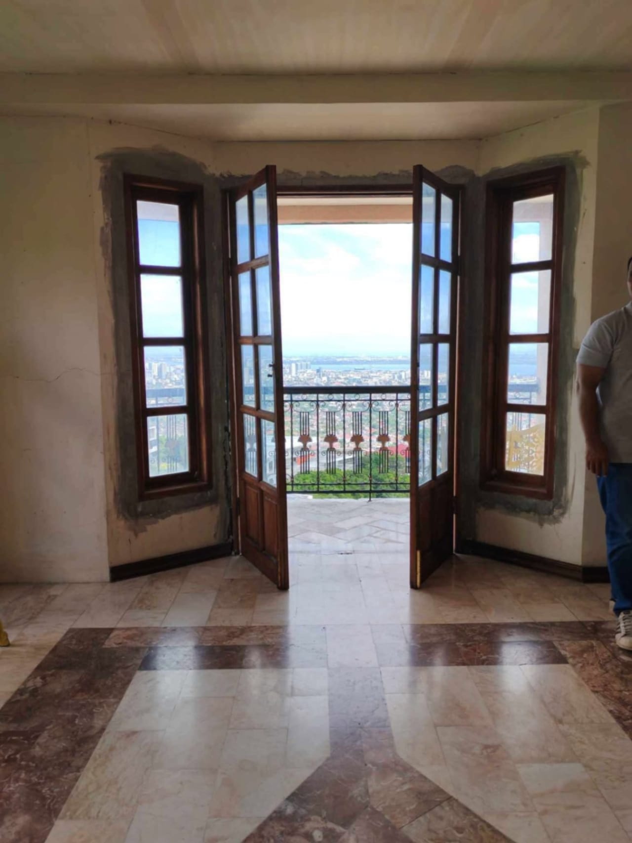 Luxury Overlooking 6-Bedroom House & Lot for Sale in South Hills Subdivision, Labangon, Cebu City
