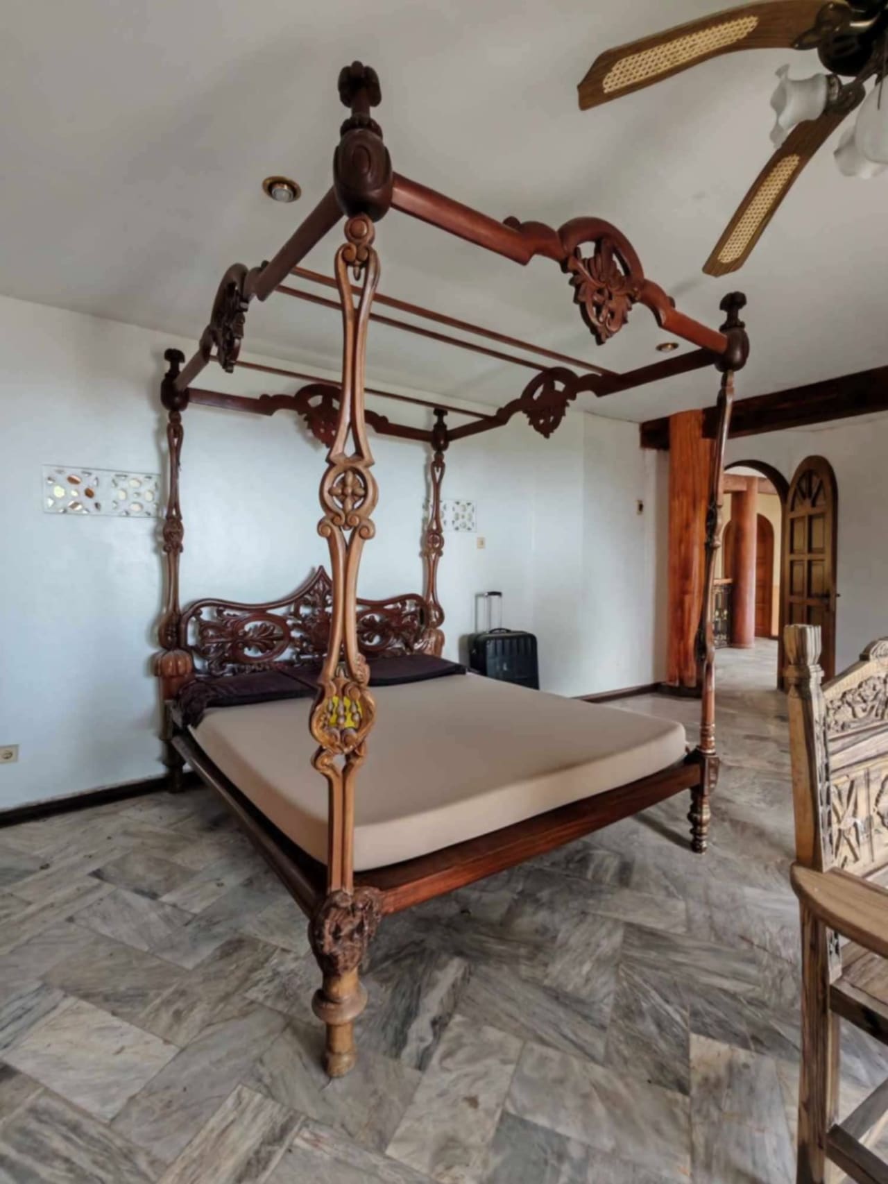 Luxury Overlooking 6-Bedroom House & Lot for Sale in South Hills Subdivision, Labangon, Cebu City