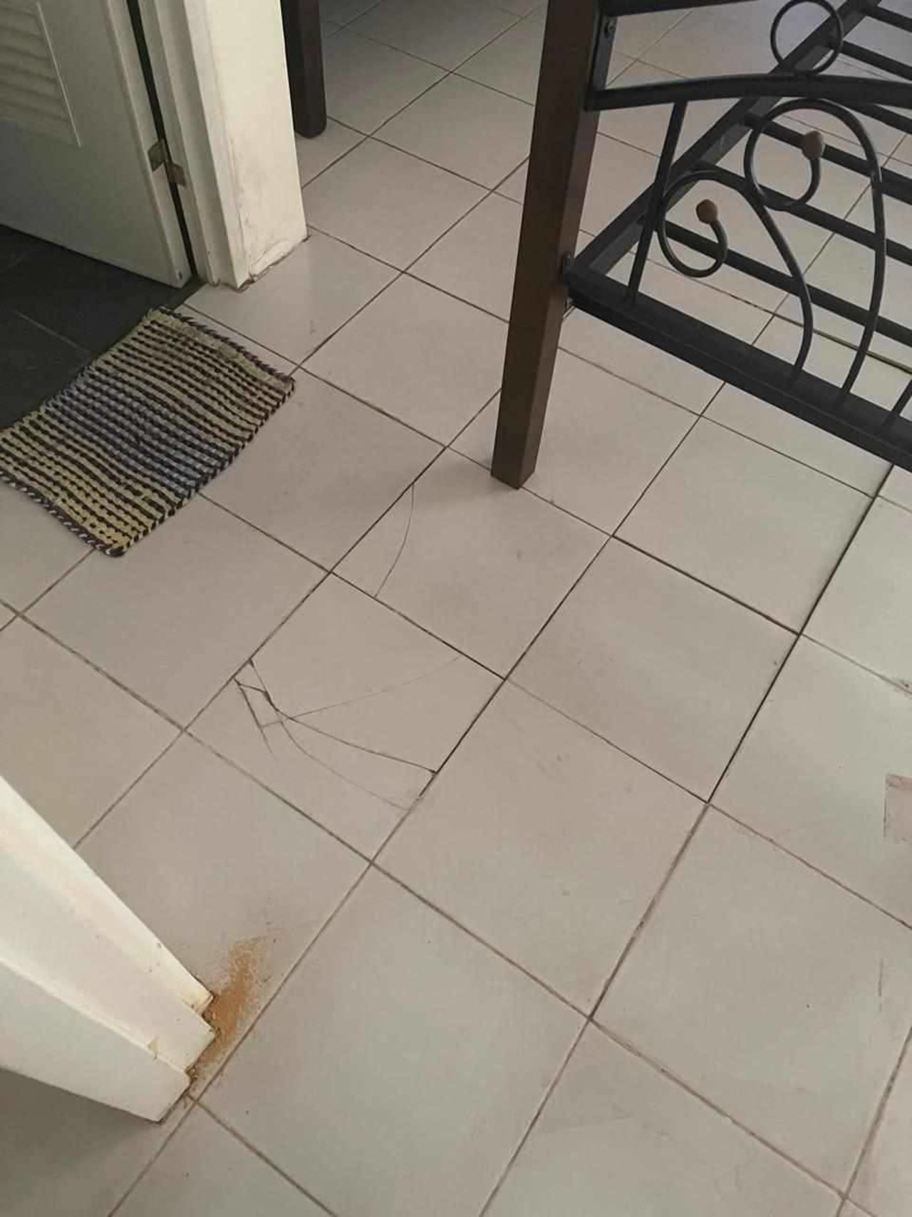 Rush Sale Fixer-Upper House & Lot in Banawa, Cebu City