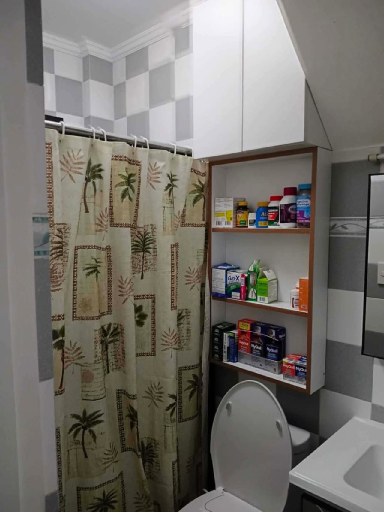 Semi-Furnished House and Lot for Sale in Pueblo El Grande, Consolacion, Cebu