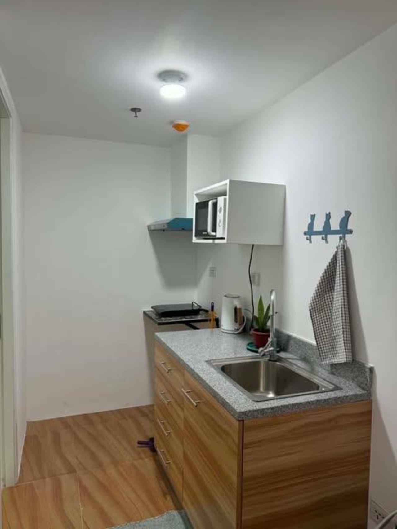 1-Bedroom Condo for Rent at AppleOne Banawa | Semi-Furnished