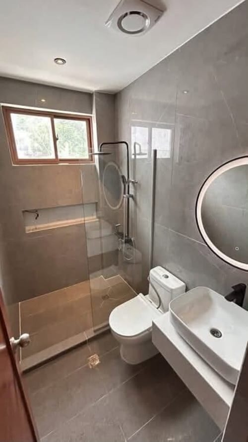 Luxury bathroom with shower in 5-bedroom house for sale in Vista Grande Cebu City