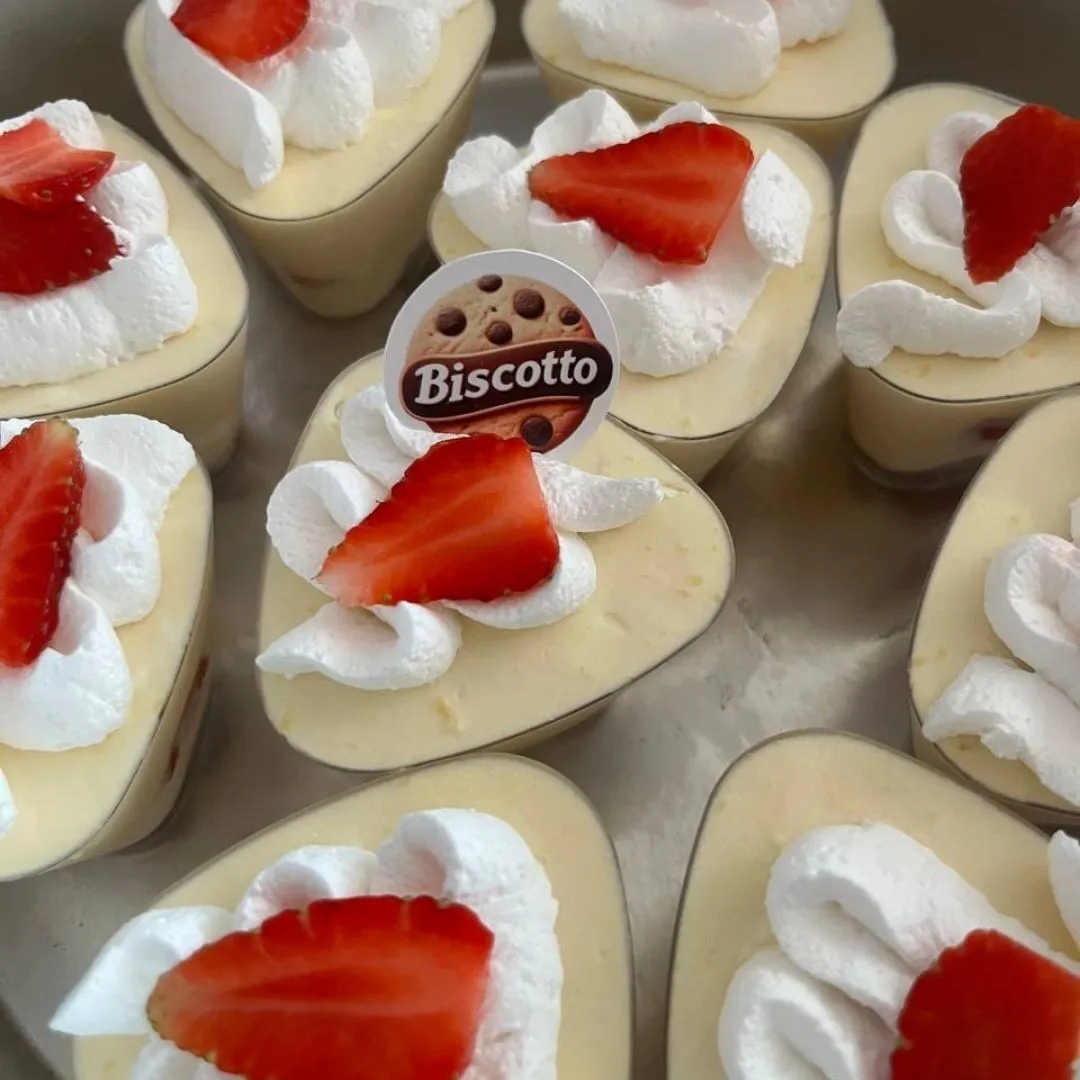 Mini Strawberry Pudding