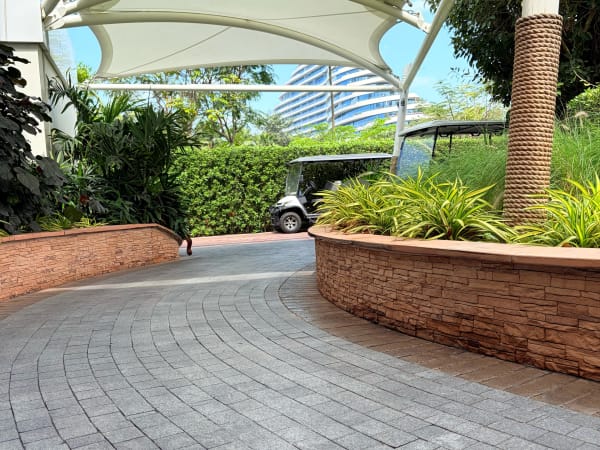 Buggy track pathway design and construction at Jumeirah Bay Hotel Dubai - Image 1
