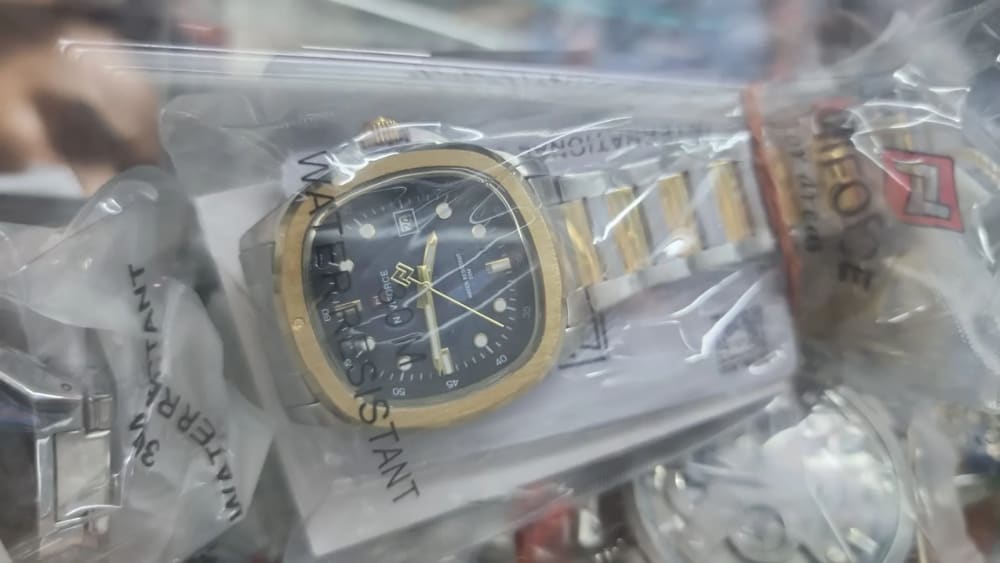 Naviforce Two-Tone Gold & Silver Men's Luxury Quartz Watch with Black Dial - image 2